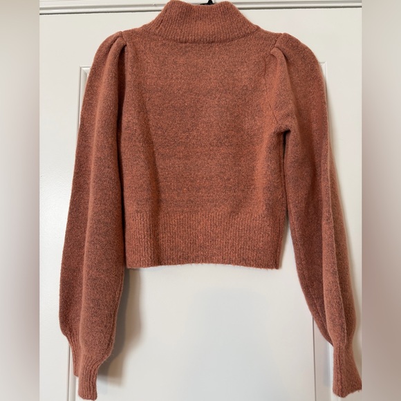 Lulu’s heather pink sweater - Picture 7 of 8